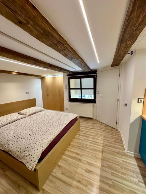 Palac Anezka D1 Brno Luaran gambar
