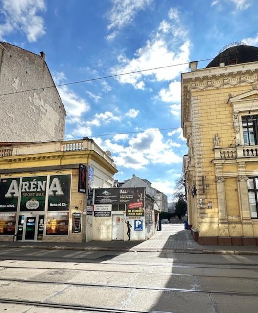 Palac Anezka D1 Brno Luaran gambar